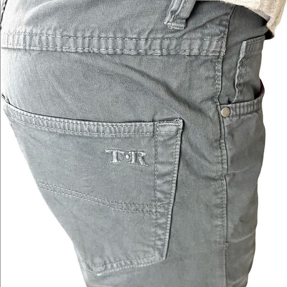 T.R.Chino's by Tailored Recreation Premium in Good Pre-Owned Condition Size 30 - Picture 6 of 8